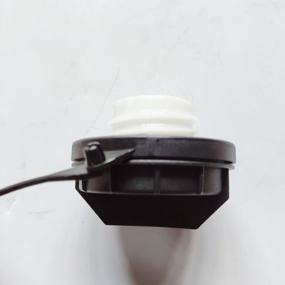 31010-v1390 Tapón del depósito de combustible de plástico con material de plástico duradero