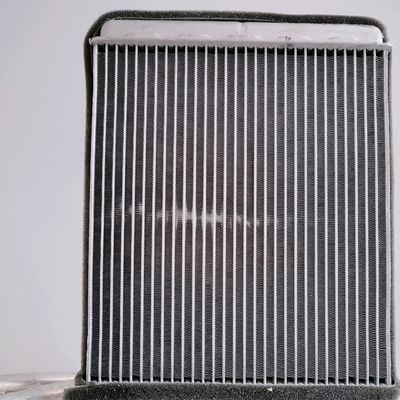 SAIC MAXUS Bomba de agua de calefacción frontal V80 Auto partes OEM C00056177 Blanco para la camioneta V80