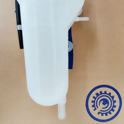 El número OE 25430-V7010 de la olla de expansión para el material plástico blanco JAC T8 M5 M4