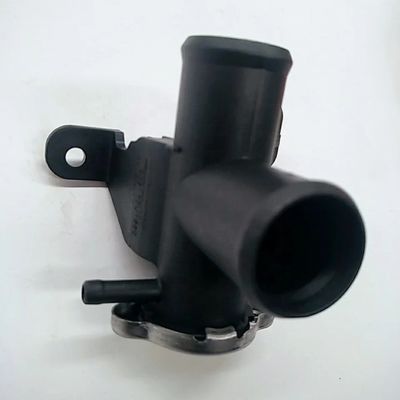 Instalación de automóviles JAC OE 1303120U1580 para el ensamblaje de relleno de refrigerante S5 de plástico refinado