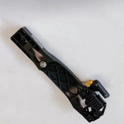 2018- JAC S4 Mando de la puerta trasera izquierda del asiento de montaje OE 1026090GH500 Original Auto Parts